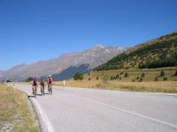 In bici su e giù per l'Abruzzo: dal mare attraverso le verdi colline fino alle cime della regione verde d'Europa