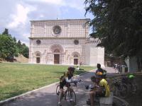 CICLOTURISMO NELLA REGIONE VERDE D'EUROPA: IN BICI LUNGO LE STRADE DELL'OLIO